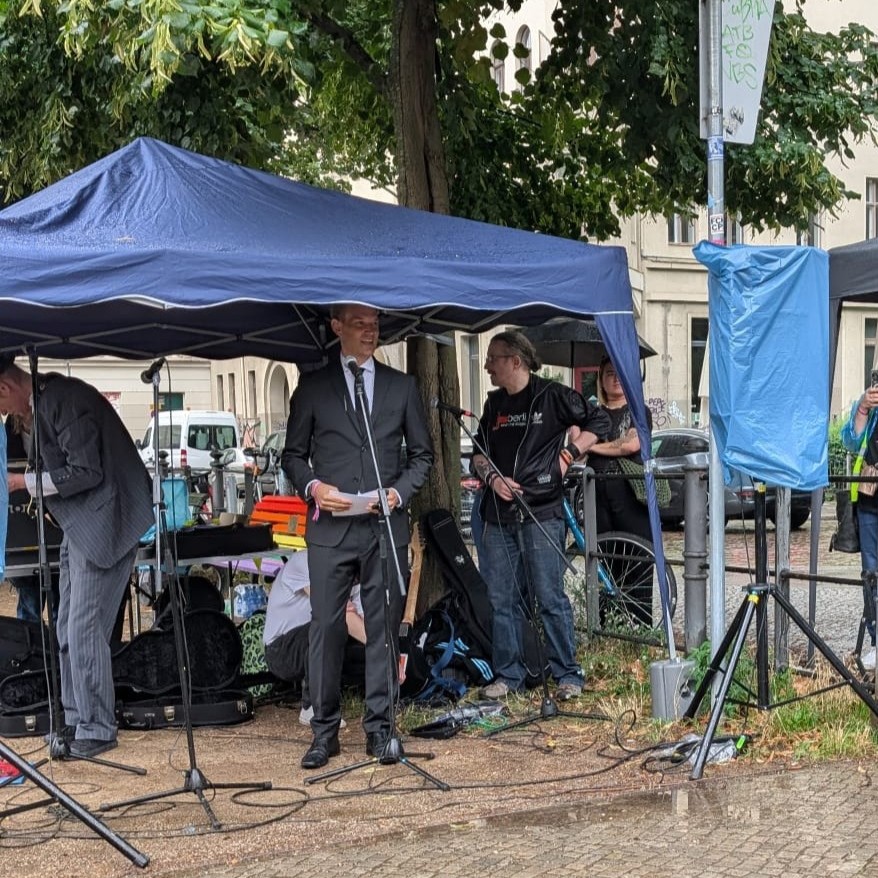 Bundesdrogenbeauftragter Hendrik Streeck auf dem Gedenktag 2025